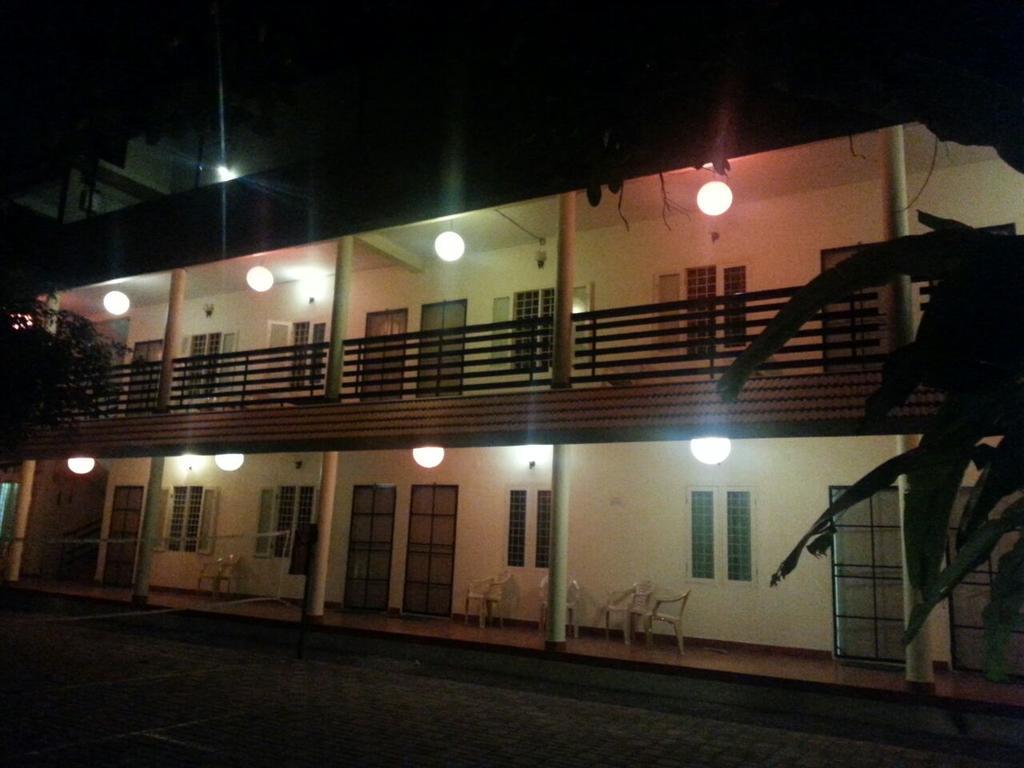 Palm Grove Service Villa Kochi Exterior photo
