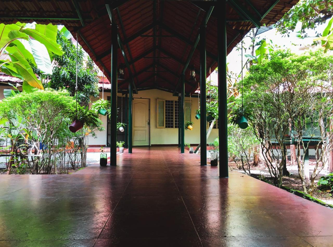 Palm Grove Service Villa Kochi Exterior photo